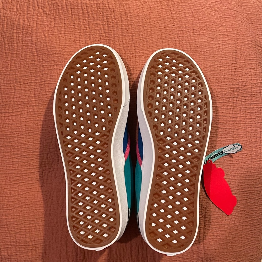 Vans - Picture 6 of 8